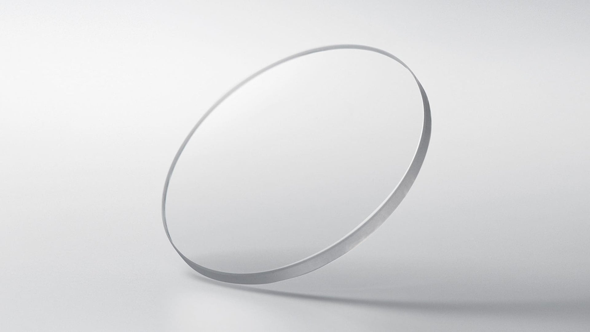 Scratch-resistant, highly transparent sapphire crystal with an anti-reflective coating