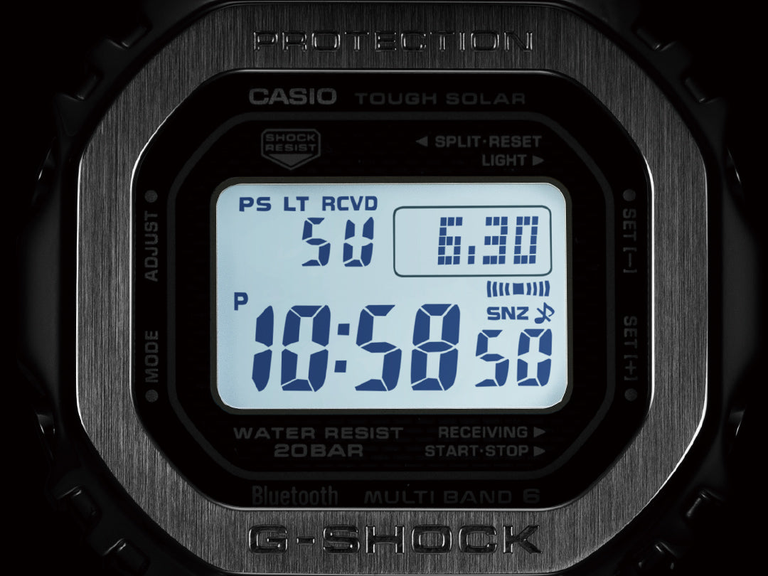 Super Illuminator (high-brightness full auto LED backlight) for maintaining watch readability in the dark