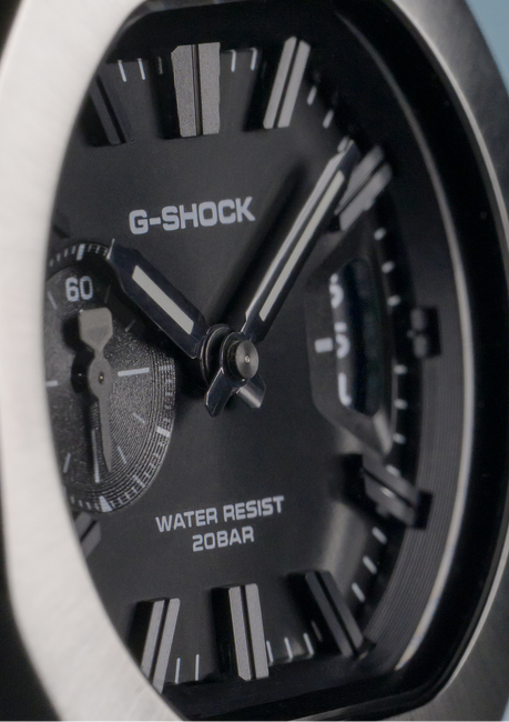 Materials and form craft a dial with depth and dimension
